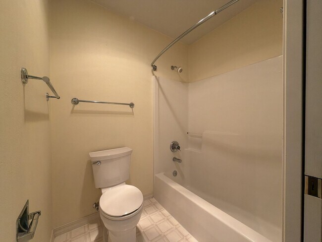 Building Photo - 9605 NW Miller Hill Dr