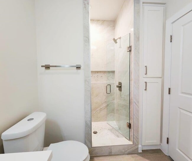 Building Photo - 7506 Cresta Bella St