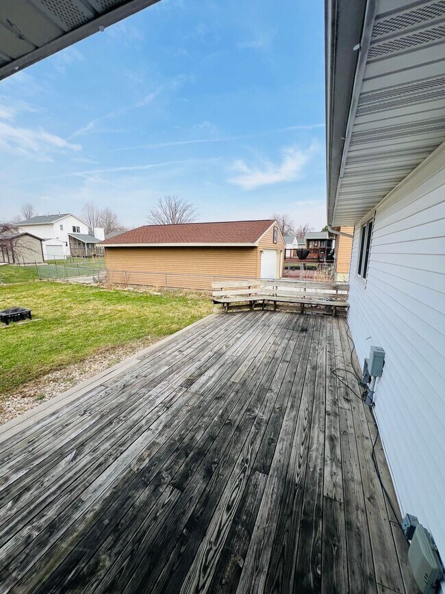 Building Photo - 3 Bedroom Home w/ Garage in Marion, IA
