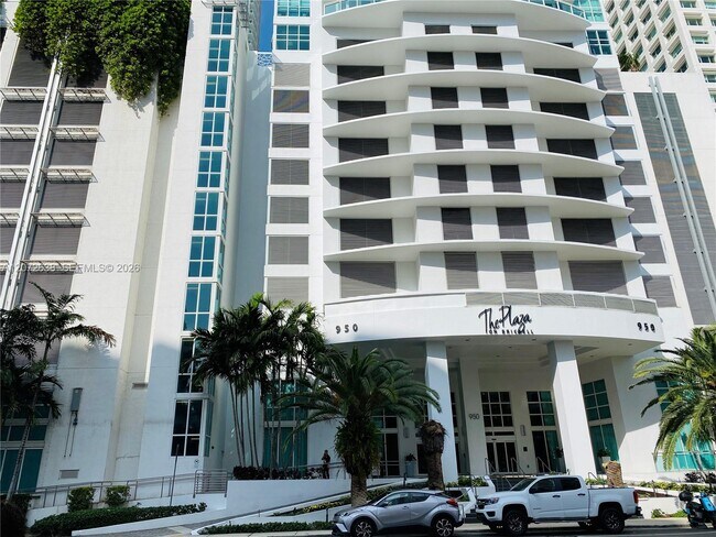 Building Photo - 950 Brickell Bay Dr