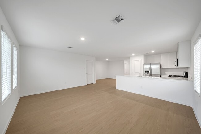 Building Photo - 25625 Rose Creek Dr