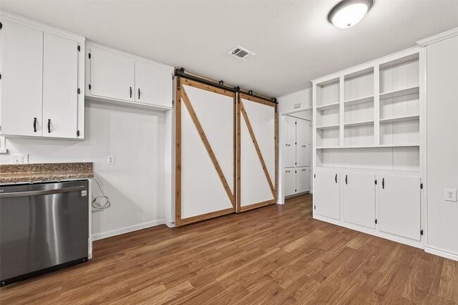 Building Photo - 1411 Mimosa Ln