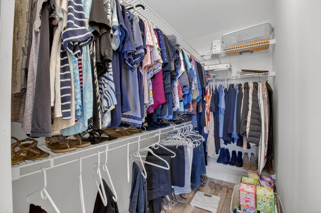 Building Photo - 205 Flanders Dr