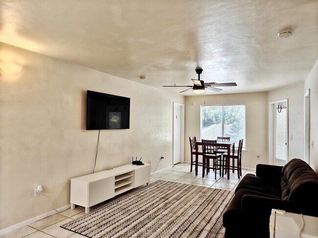 Building Photo - 4000 SW 23rd St