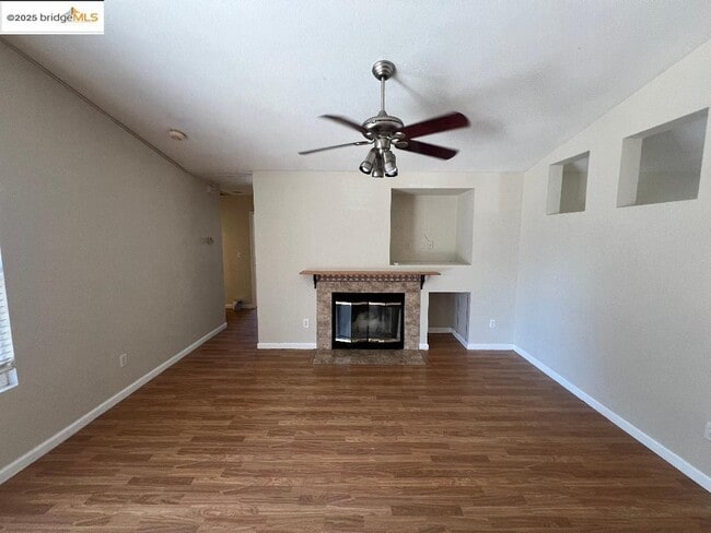 Building Photo - 3033 Mills Dr
