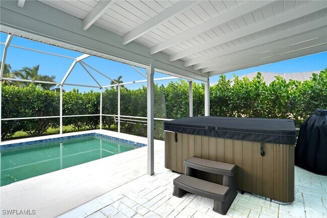 Building Photo - 6163 Plumosa Ave