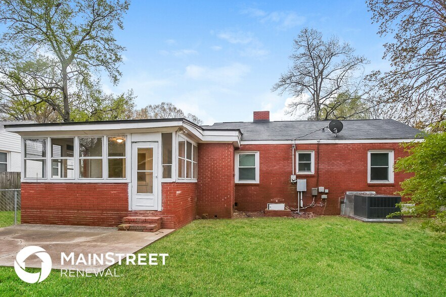 Building Photo - 2219 Kern St