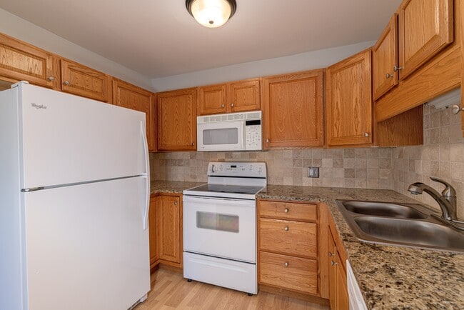 Building Photo - 3022 S Wheeling Way