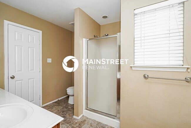 Building Photo - 3 Bedroom Pet-Friendly Home in Crowley, TX with Main Street Renewal