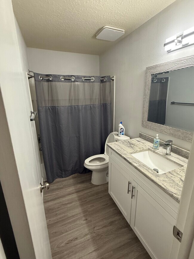 Building Photo - 11827 Hickorynut Dr