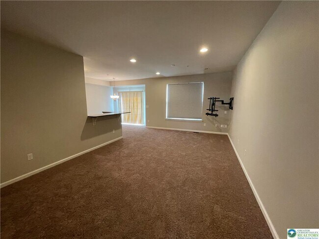 Building Photo - 1453 Tarpan Ln
