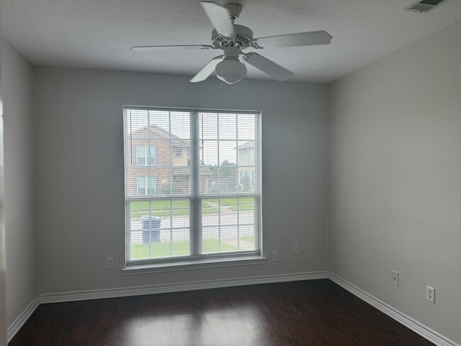 Building Photo - 4039 Southern Trace Dr