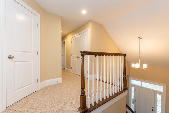 Building Photo - 15 Hialeah Ln