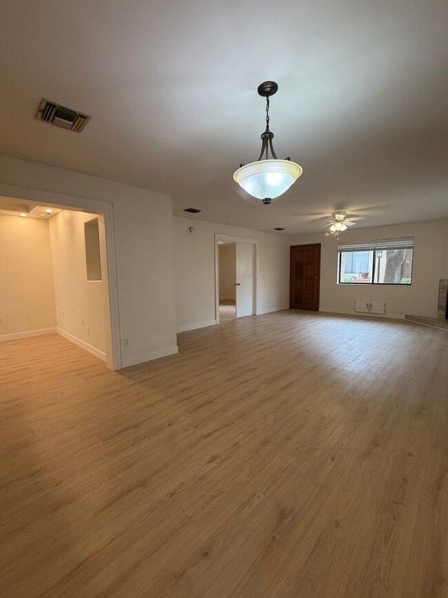 Building Photo - 3759 E Edison St