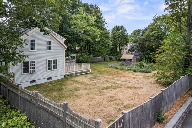 Building Photo - New England Style Farm House for RENT in P...
