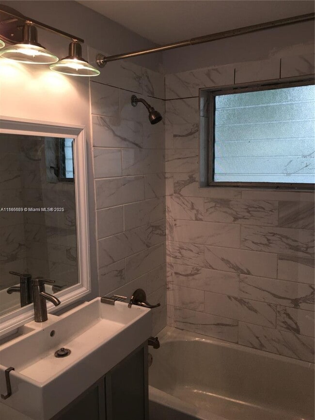 Building Photo - 2507 Andros Ln