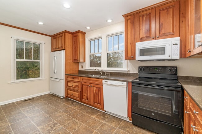 Building Photo - 508 Farrell Dr