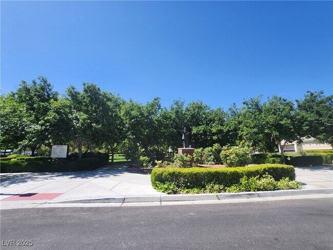 Building Photo - 8521 W Kellman Ave