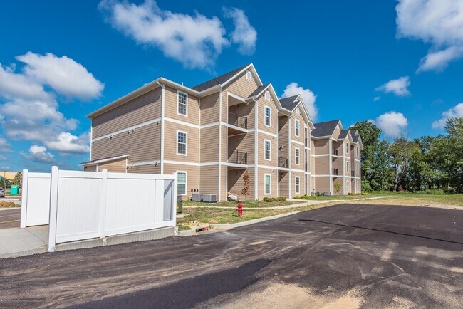 Building Photo - 123 Harmony Mdws Ct