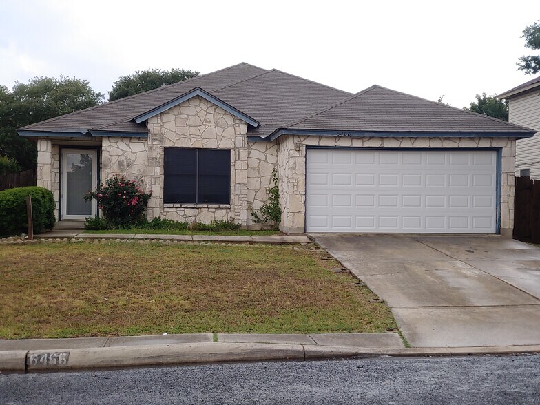 View front street - 6466 Beech Trail Dr