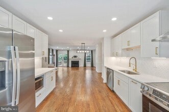 Building Photo - 8501 Enochs Dr