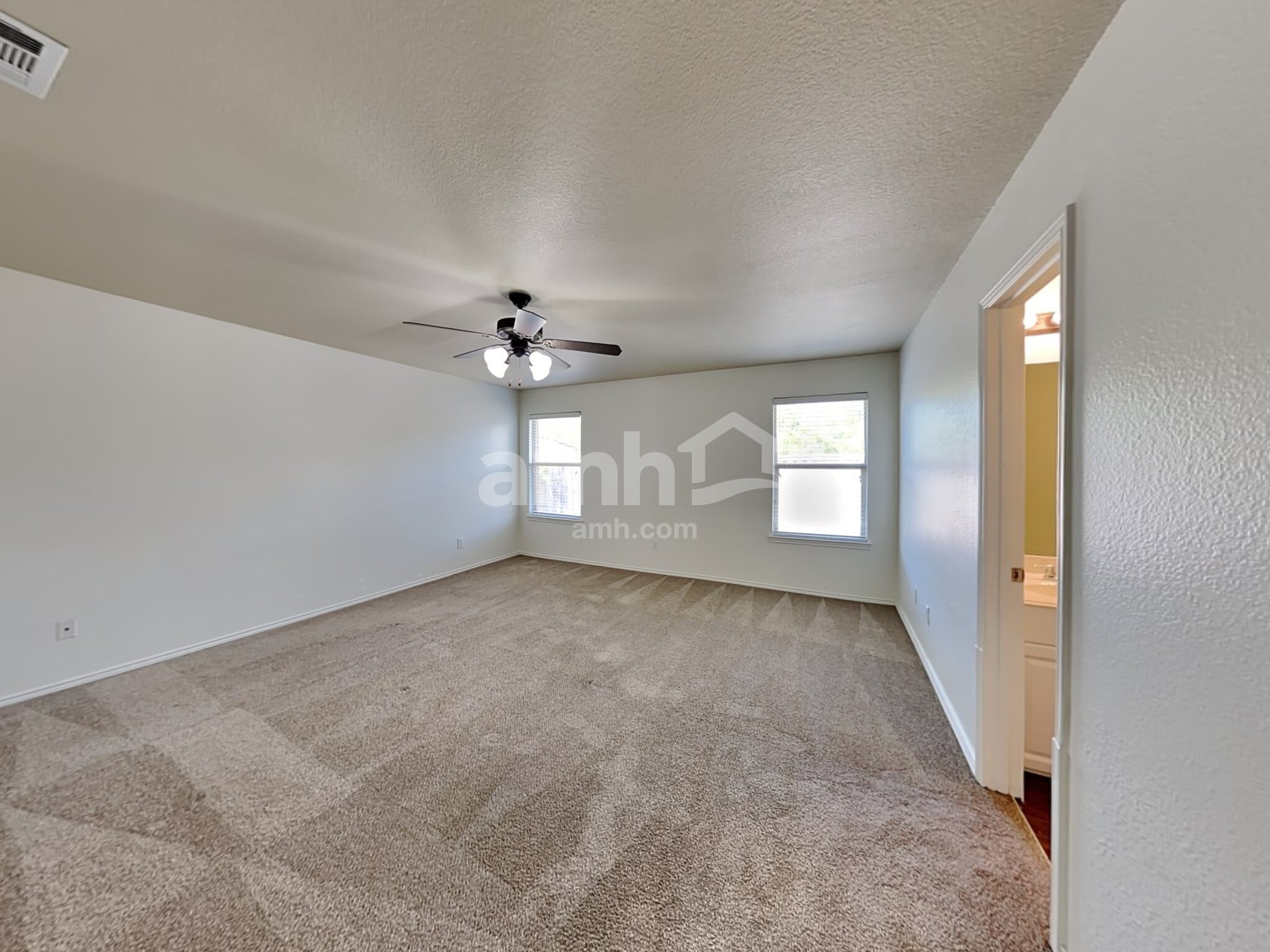 Building Photo - 110 Daisy Dr