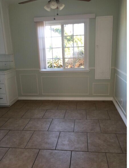 Dining room - 7039 W Manchester Ave