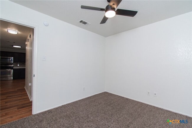 Building Photo - 1213 Fox Creek Dr