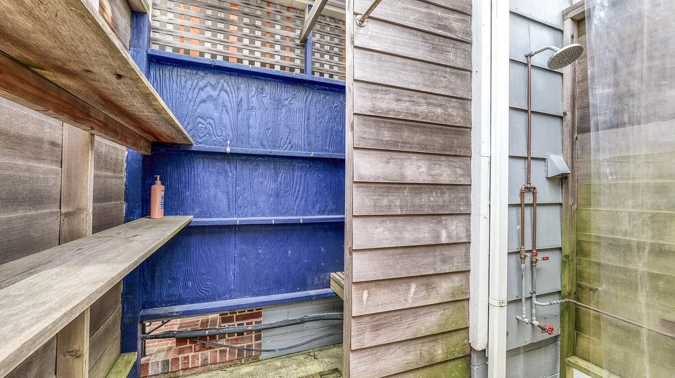 Building Photo - 108 S Newark Ave