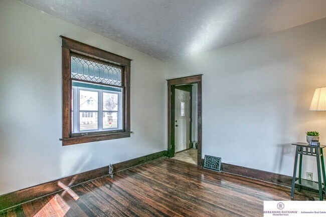 Building Photo - 2125 S 35th Ave