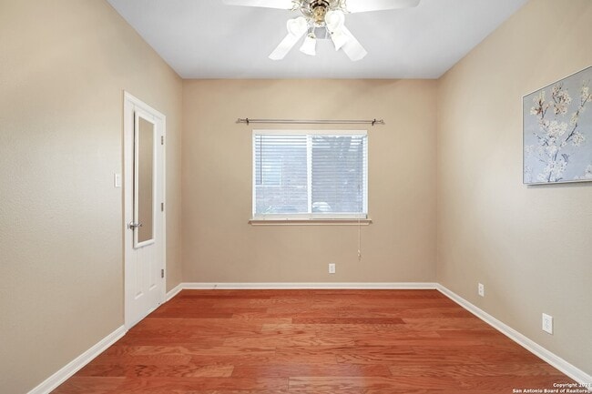 Building Photo - 5 Willow Heights Dr