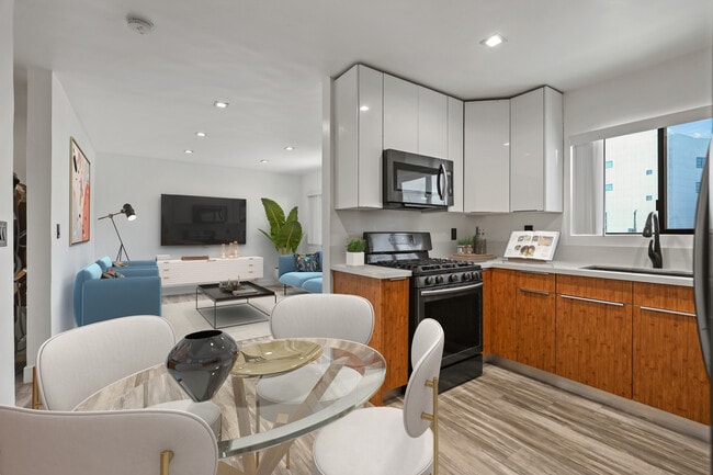 2BD x 1BA (UNIT 3 taken) UNIT 6 is available - 830 Bartlett St.