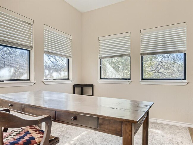 Building Photo - 1404 Norwalk Ln