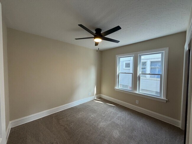 Building Photo - 14102 Glenside Rd