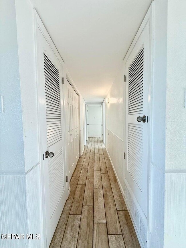 Building Photo - 10833 Cardigan Dr