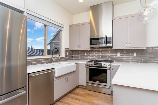 Building Photo - 3Bd/2.5Ba Seattle Home