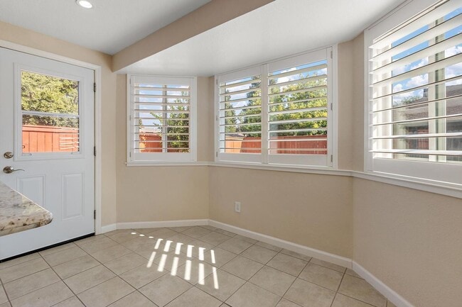 Building Photo - SHOWING WEDNESDAY 10/29 & FRIDAY 10/31 @ 1...