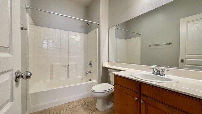 Building Photo - Beautifully Updated 3-Bedroom House with Patio in Broad Street Village