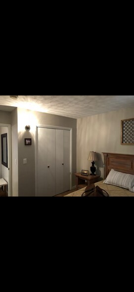 Building Photo - 1813 Bayview Ln