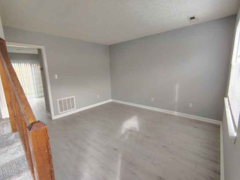 Building Photo - 9 Fonda Dr