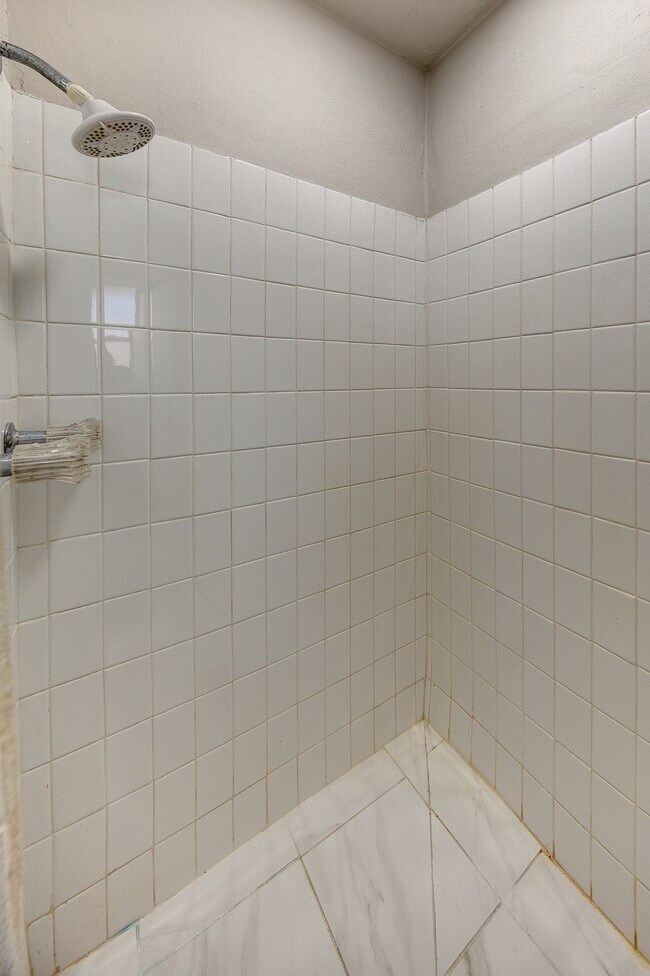 Building Photo - 361 Dawn Hill Dr