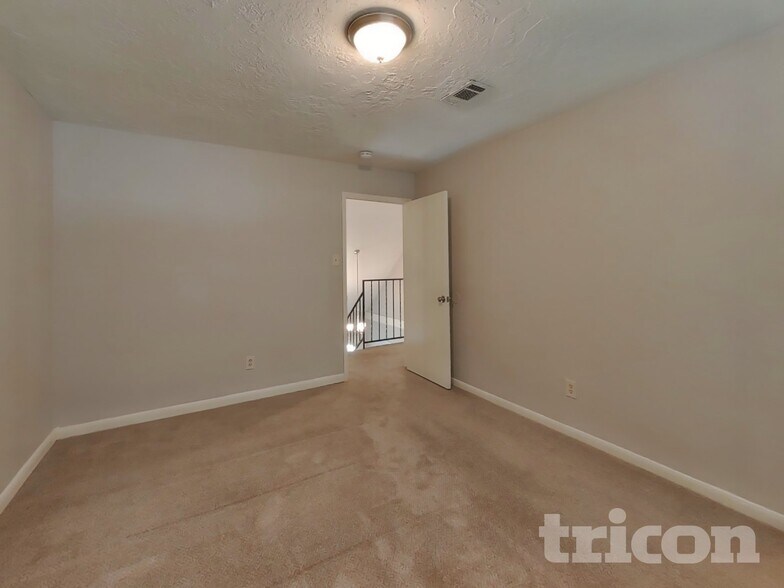 Building Photo - 12027 Arrowhead Glen Dr