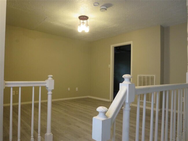 Building Photo - 15715 Gilbertyn Dr