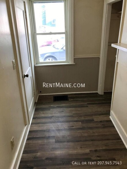 Building Photo - 8 Willow St