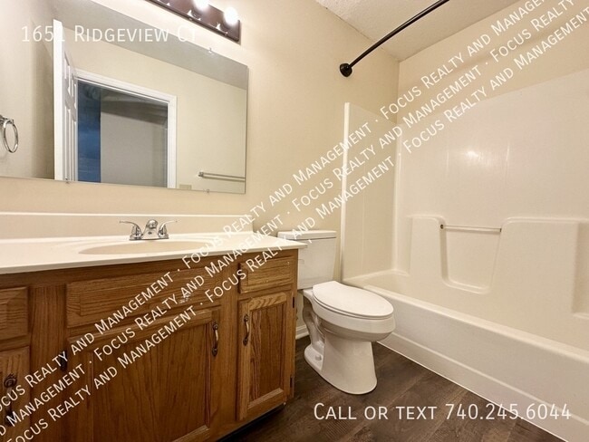 Building Photo - 1651 Ridgeview Ct