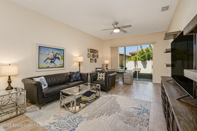 Building Photo - 724 Carlsbad Dr