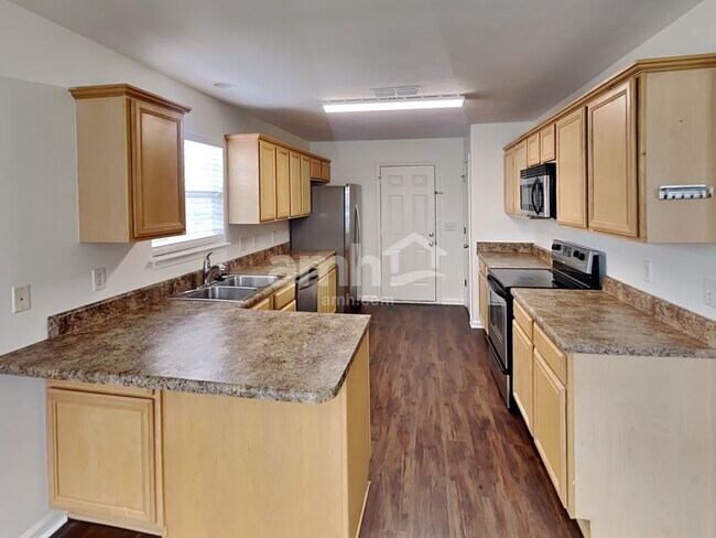Building Photo - 837 Kaylee Cir