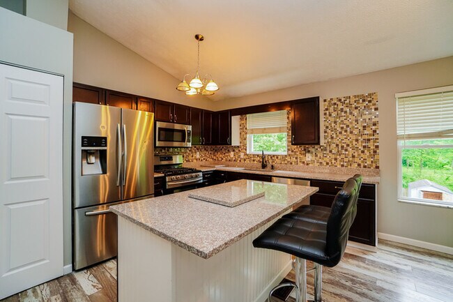 Building Photo - 1628 Westmeadow Drive