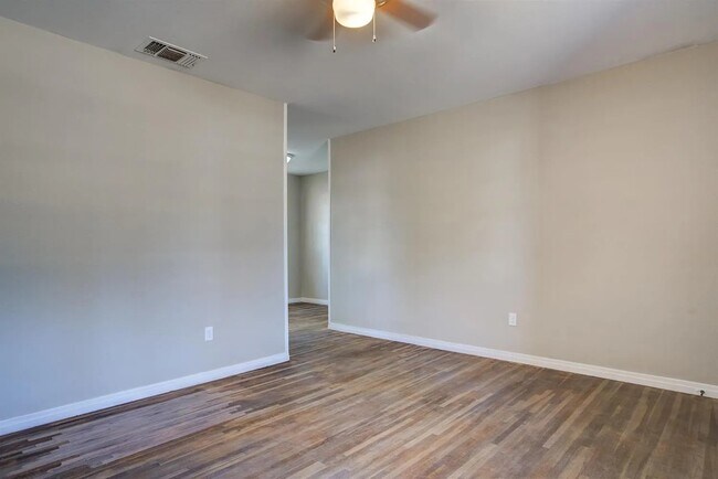 Building Photo - 4603 33rd St