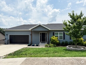 Building Photo - 127 Rockridge Rd